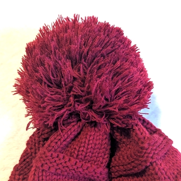 NWOT - C.C Burgundy Slouchy Knitted Winter Beanie/Hat w/ Pom Pom - Picture 5 of 7